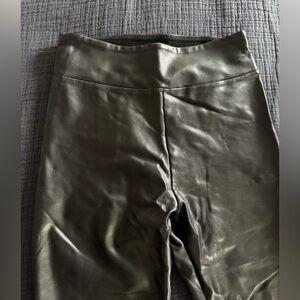 Abercrombie faux leather legging in size XS! In great condition and super warm!